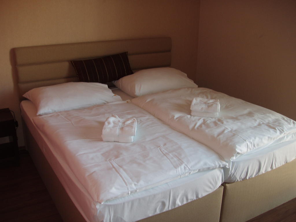 Hotel Predium Vráble Cameră foto